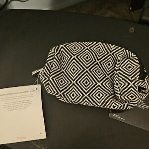 Thirty-One Black and White Geometric Patterned Women's Bag